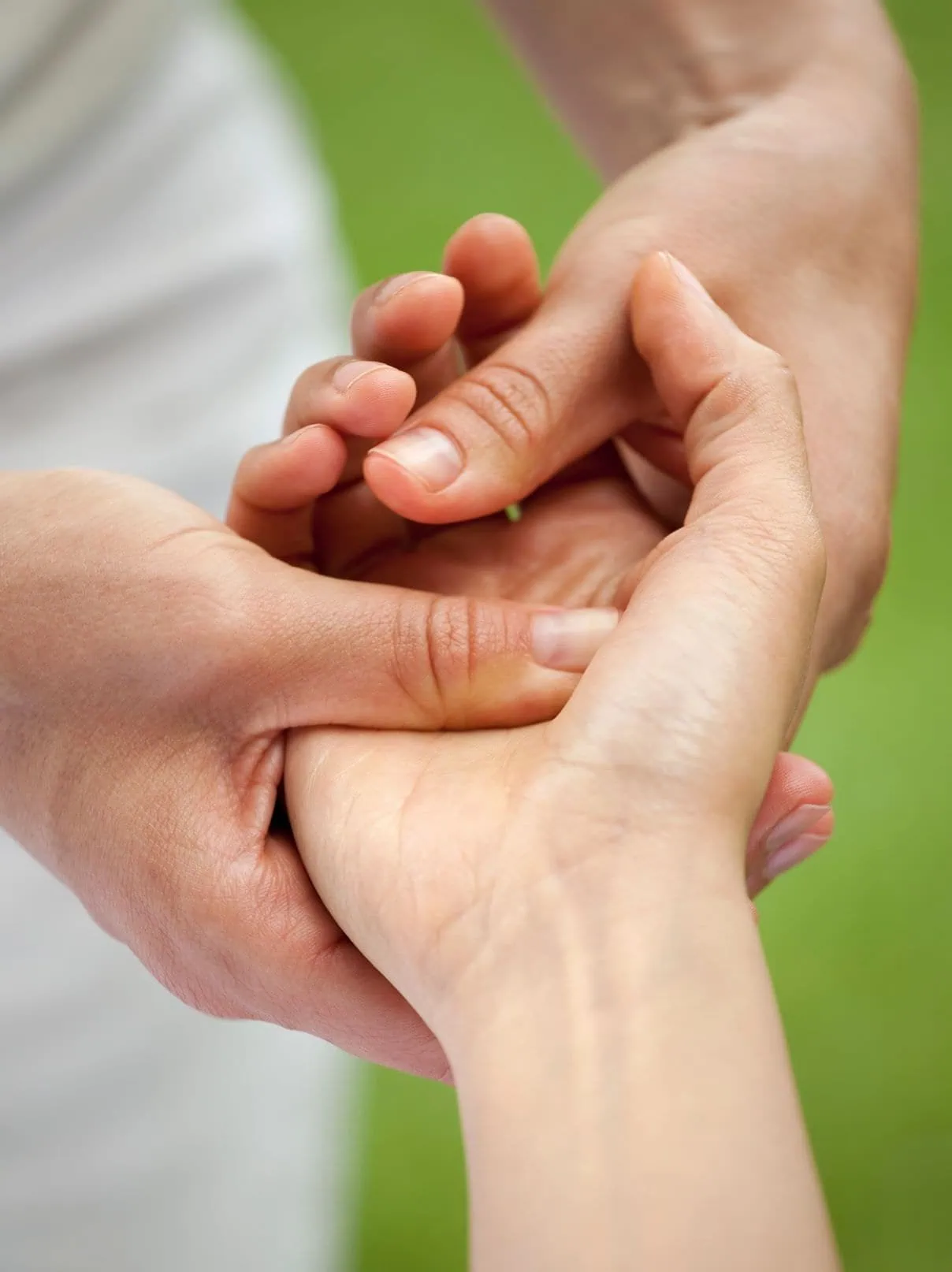 Hand-arm-massage-Feature